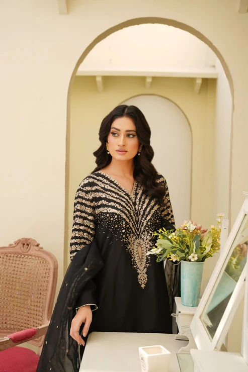Shab-e-Zaira – Black Embroidered 3-Piece Suit - Image 5